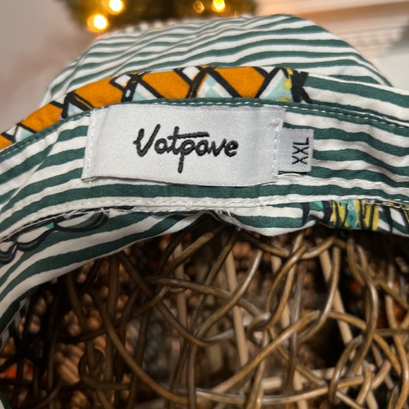 Pineapple Print Men's Casual Shirt - Green and White - Picture 2 of 3